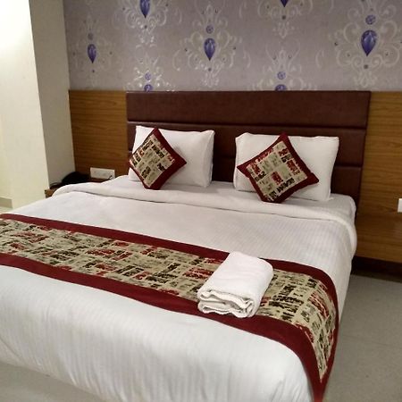 Hotel Airport D'Capitol New Delhi Exterior photo