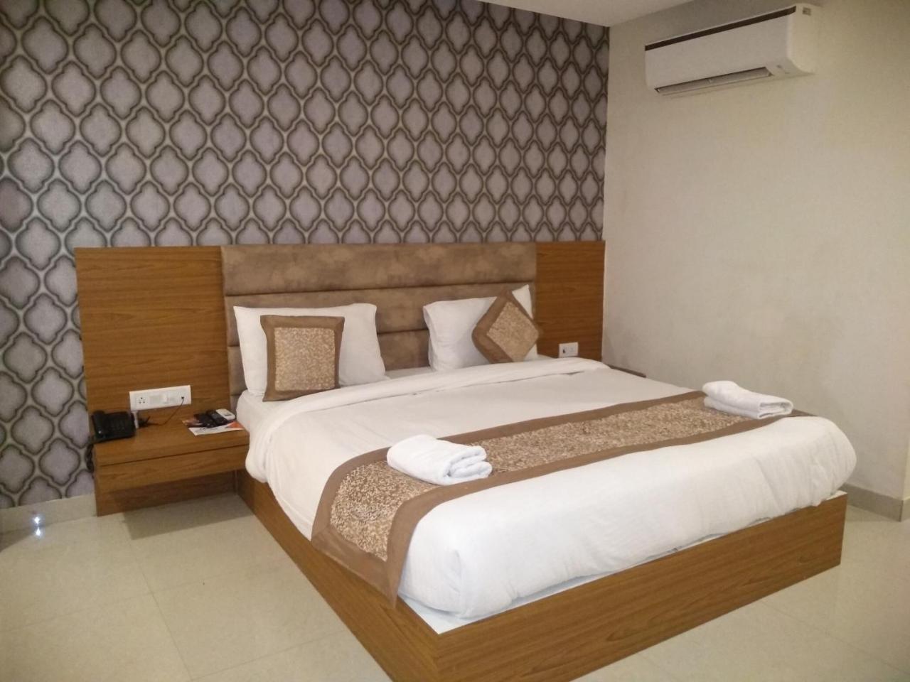 Hotel Airport D'Capitol New Delhi Exterior photo